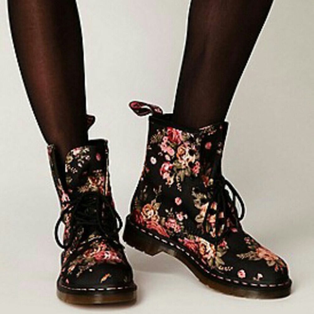 Dr martens floral boots